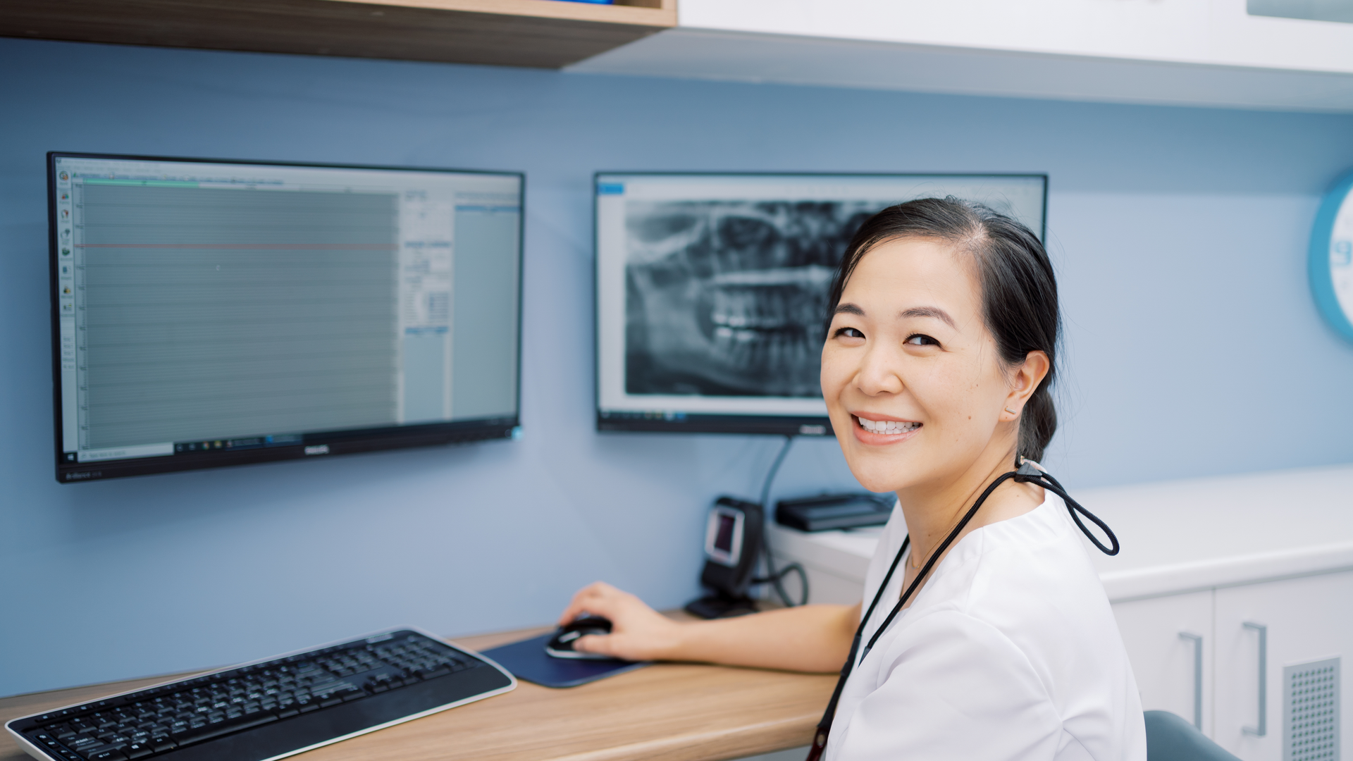 Dental Stock Dentist Female Computer 3024 1 6347254cd0fb8