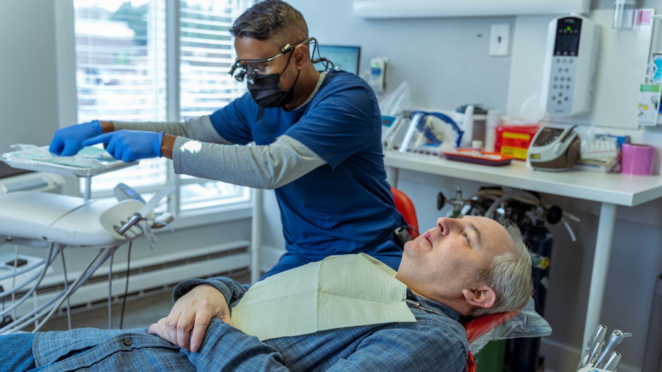 66ccf61ec5336e6e9dba3fb2 Exam With Male Patient