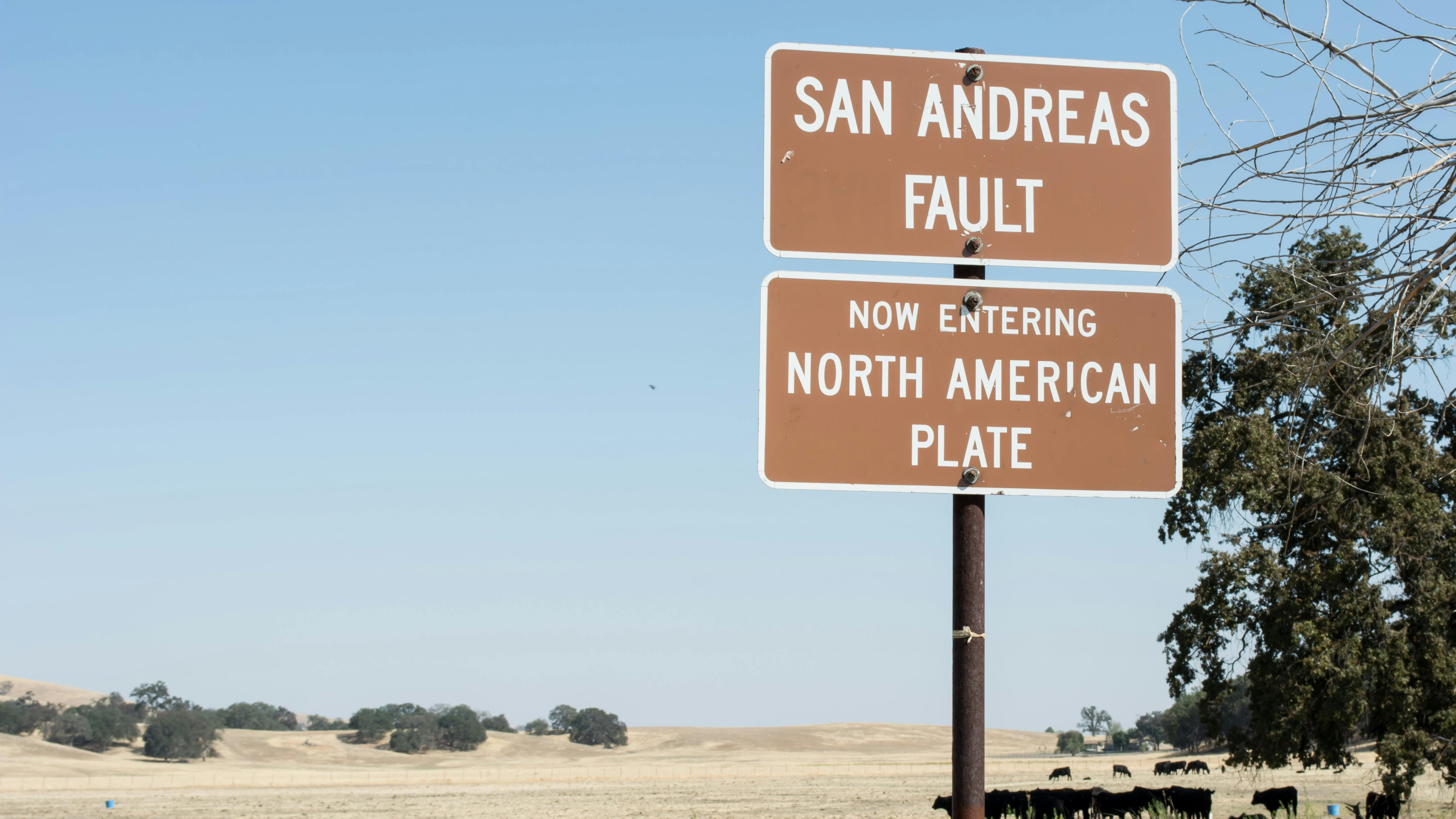 Fault line sign